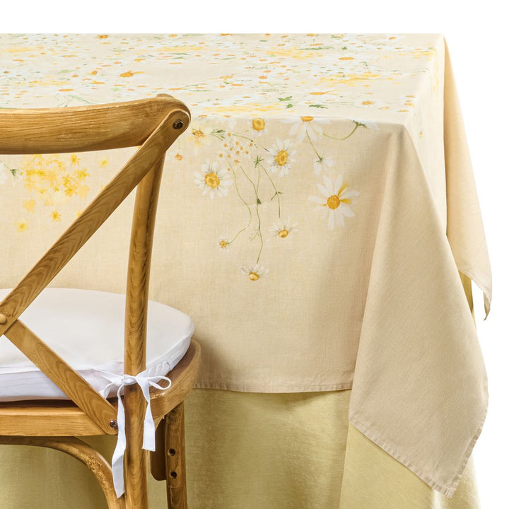 Daisy 60" Topper
